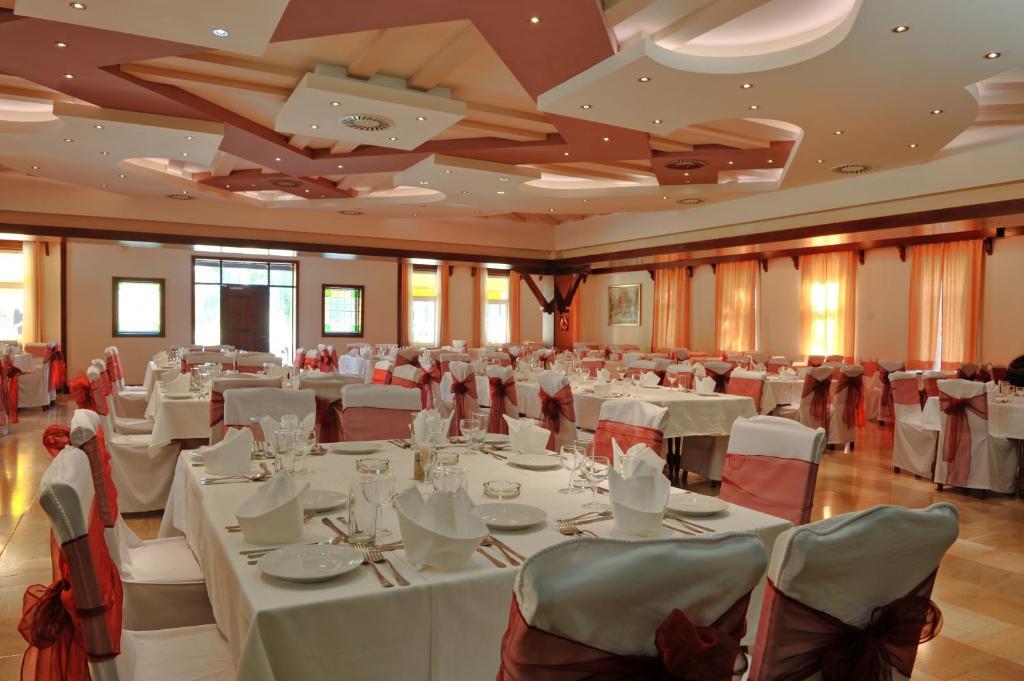 Hotel Sumarice Kragujevac Bagian luar foto