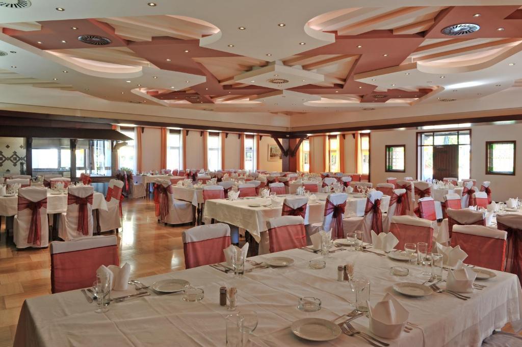Hotel Sumarice Kragujevac Bagian luar foto